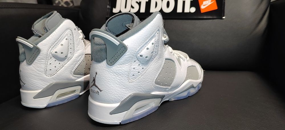 Nike Air Jordan 6 Retro