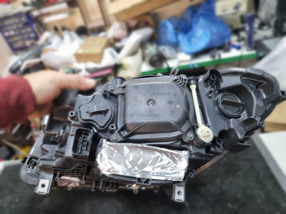 Десен фар BMW 5 F10 Xenon Adaptive Facelift десен бмв 5 ф10 завиващ