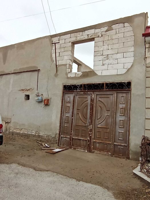 Ховли сотилади.Арзон ва буладиган нархда.