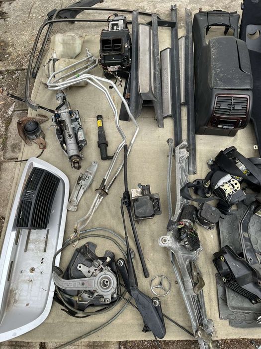 Продавам Mercedes w 220 на части