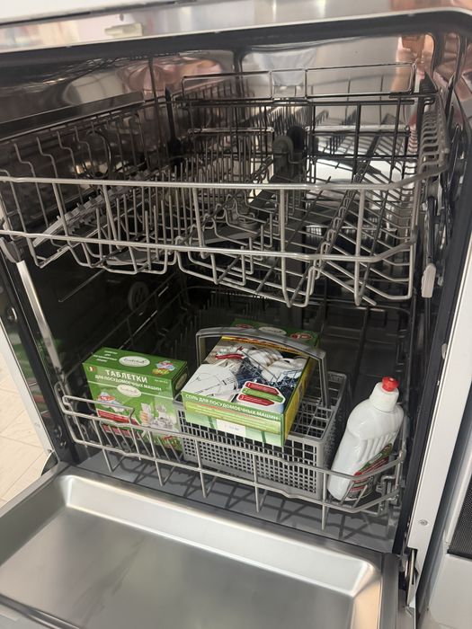 Помудомоечная машина Midea