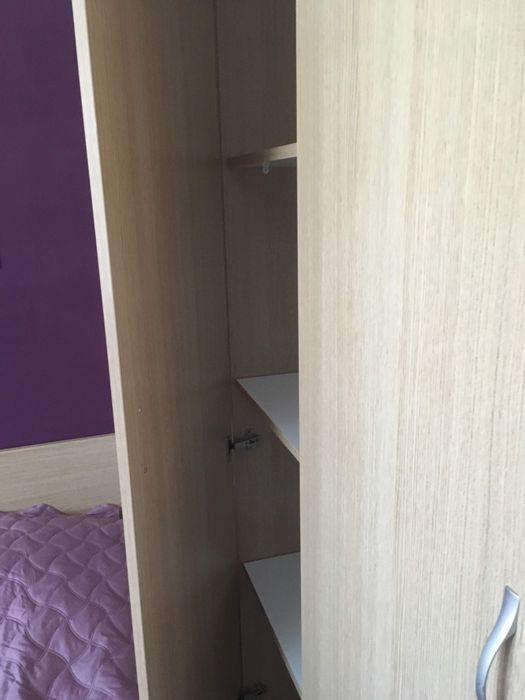 Гардероб с три врати