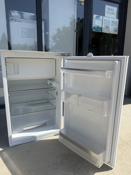 Малък хладилник Сименс за пълно вграждане