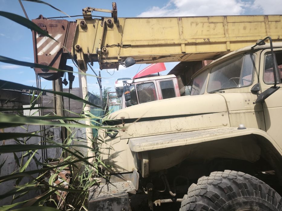 Продам автокран урал 25 тон