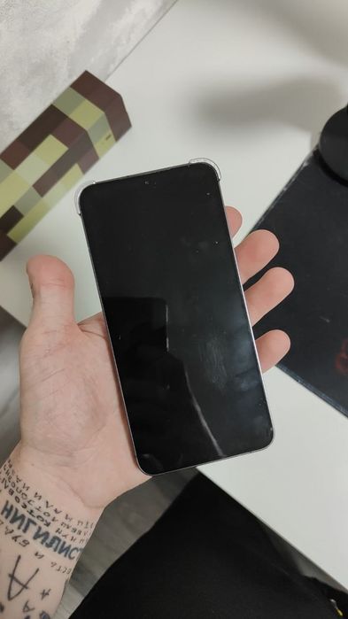Смартфон Samsung s24+ 512Gb (+ наушники)