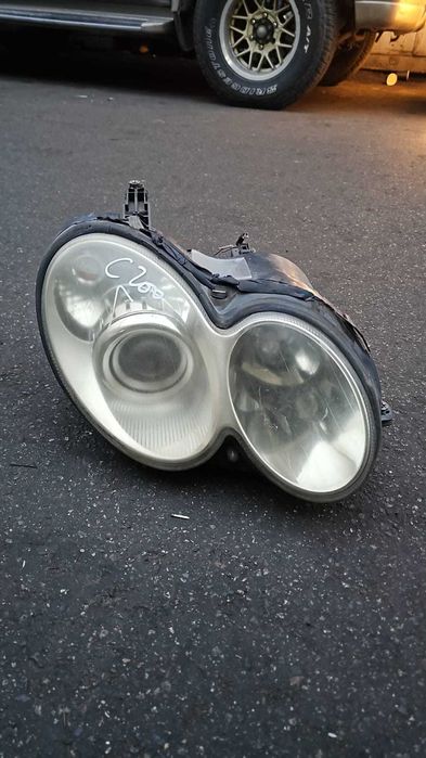 Фара на Mercedes 209 купе