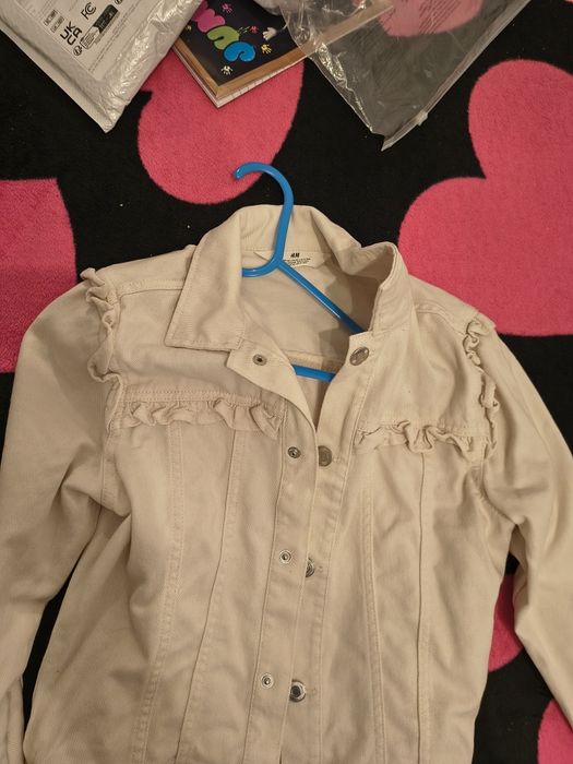 De vânzare geaca de blugi alba