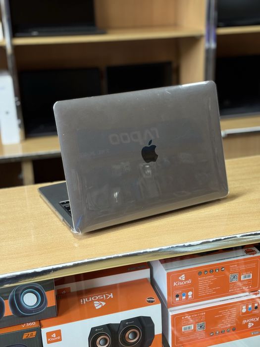 Macbook Pro 2020 M1 8/256 Ideal xolatda