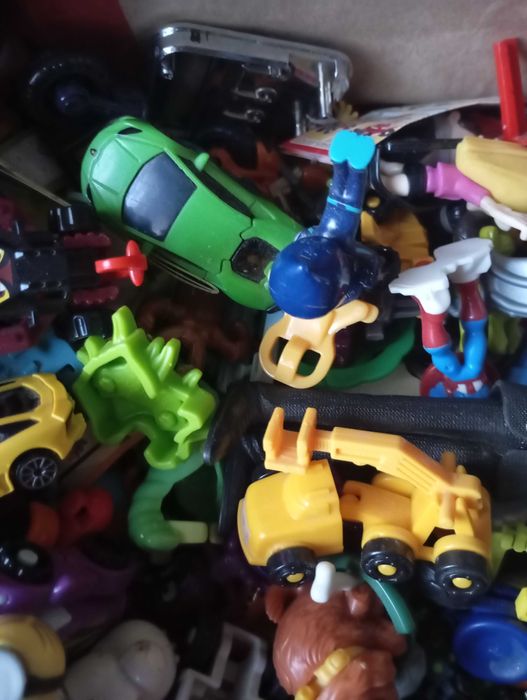 Играчки от шоколадови яйца