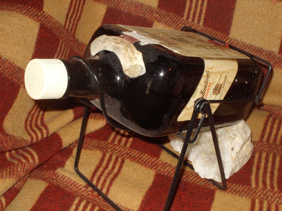 3 литрова празна бутилка с метална стоика 1980 г