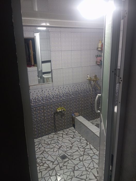 Yangi hayot tuman.chortoq mahalla. 5.5 sotih uy sotiladi