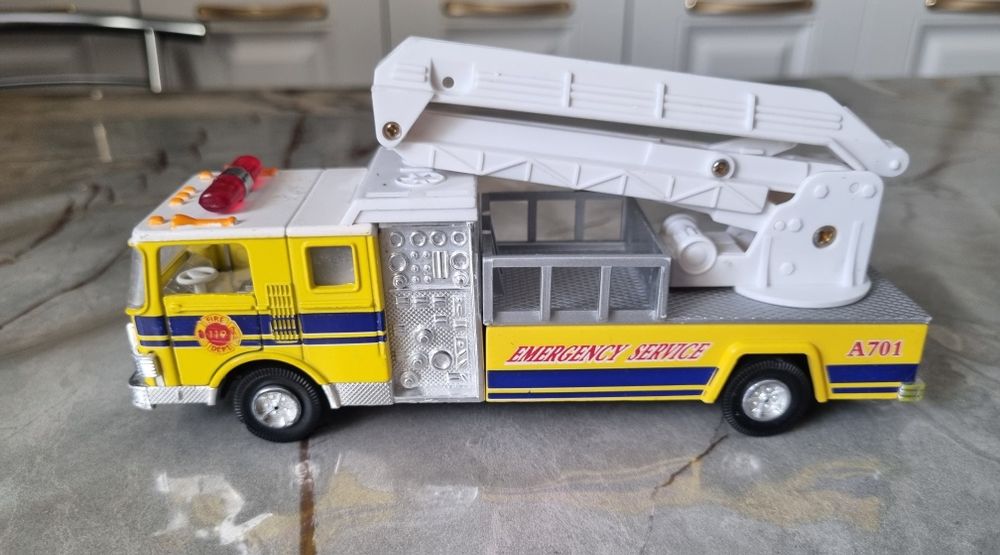 Продаются игрушки