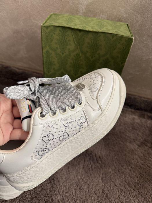 Бели обувки Gucci