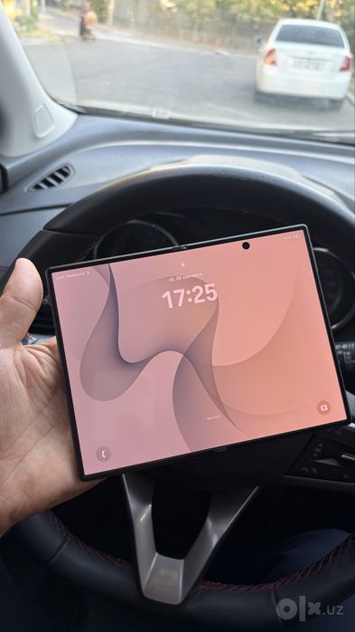 Samsung fold8 Graphite, 256gb, 2 ta imea o’tgan.