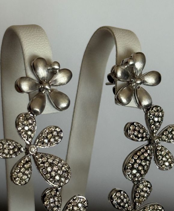 Зашеметяващи 18К Италиански Златни Обеци 13г с 376 Диаманта; Топ Цена!