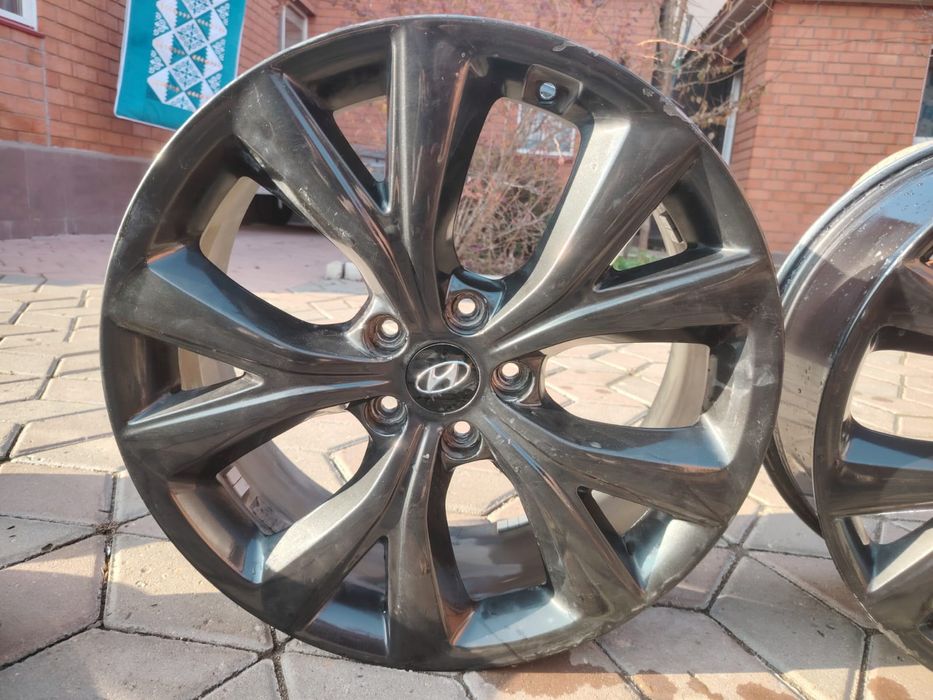 Продам диски и покрышка