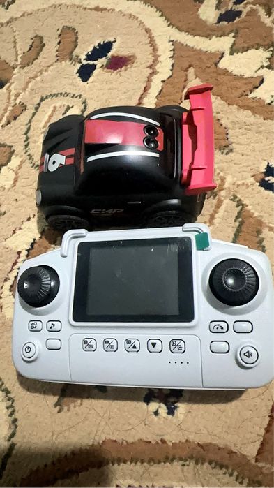 Радиоуправляемая дрифт машинка с камерой и дисплеем на пульте