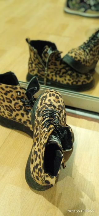 Продам ботинки один раз одели за 5000 отдам