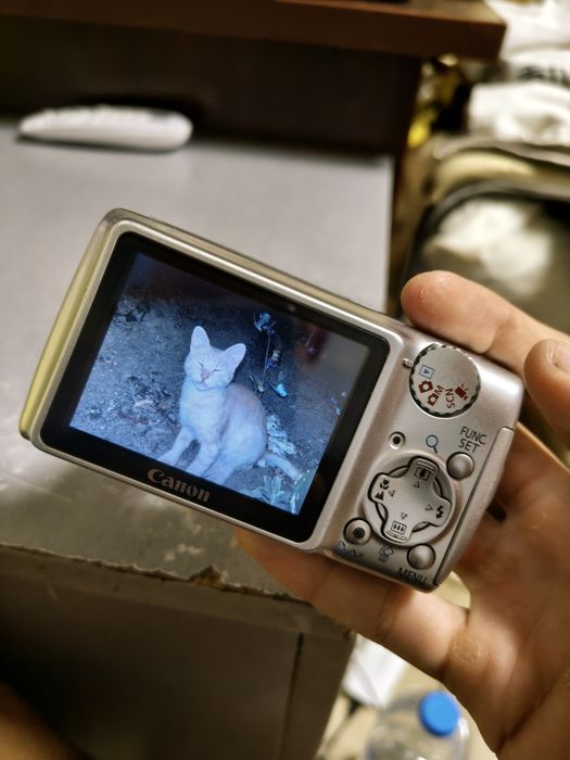 Продавам ретро дигитален фотоапарат Canon PowerShot A470 в страхотно състояние