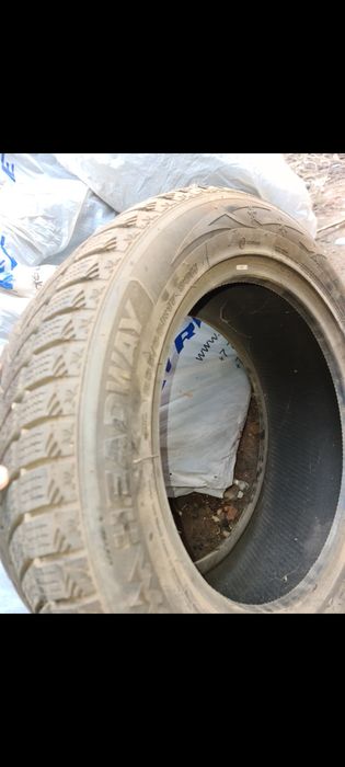 Шина на авто  мерс, тайота