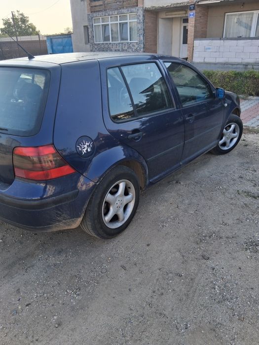 Vând golf IV ...