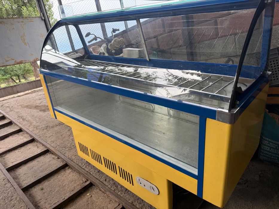 Продам витринный холодильник-морозильник
