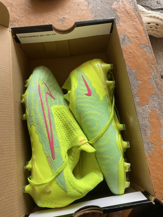 Продам бутсы одевал 1 раз 38 размер