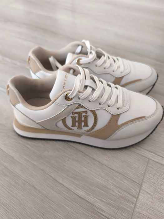 Дамски сникърси tommy hilfiger