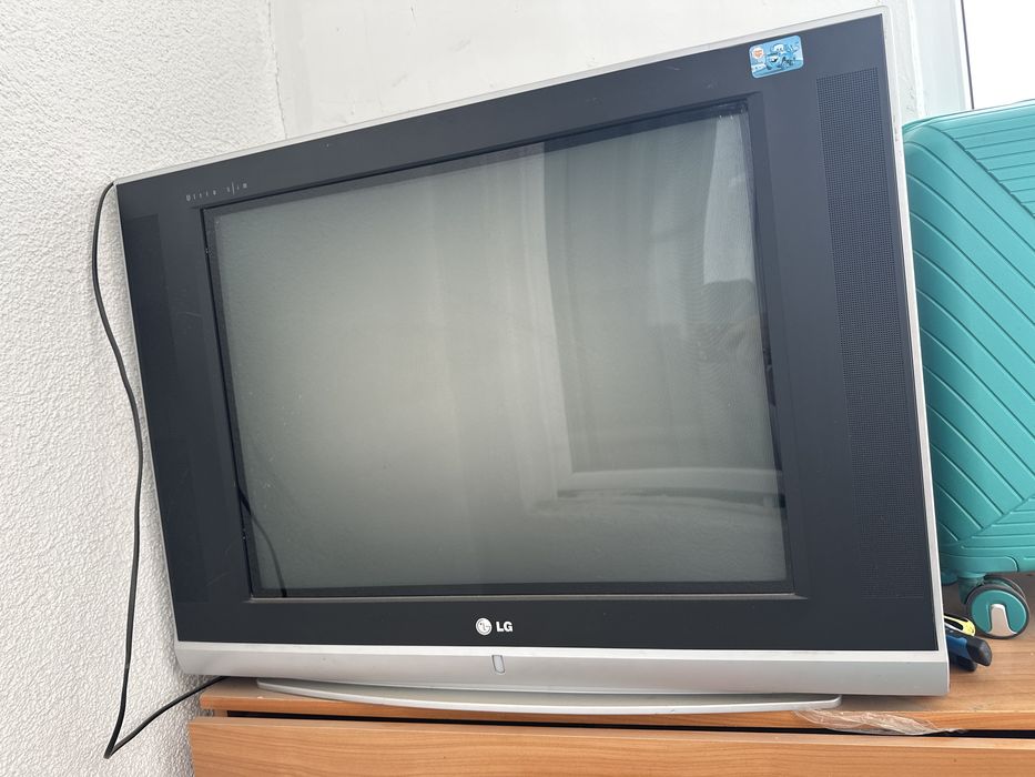 Отдам даром телефизор