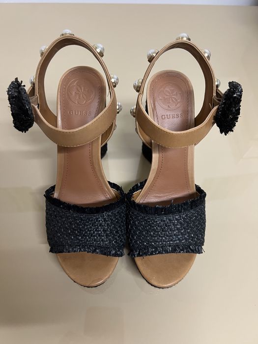 Vand sandale model deosebit Guess