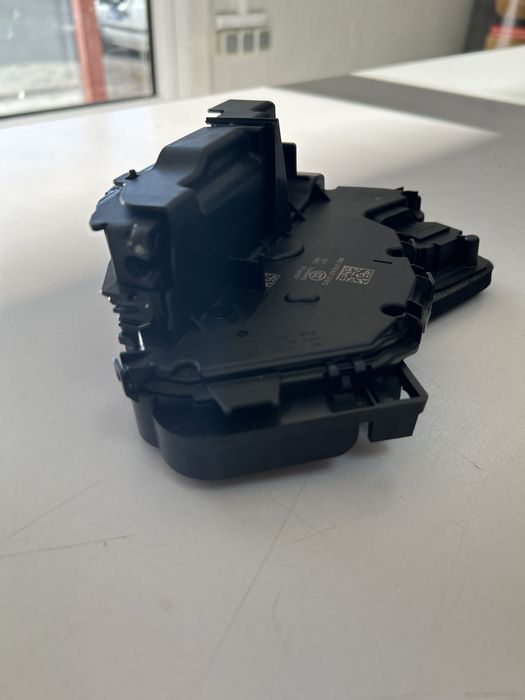 Оригинална брава на врата (VW Caddy,Passat B8,Audi Q3