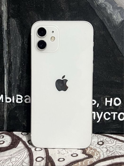 Продам айфон 12 без царапин