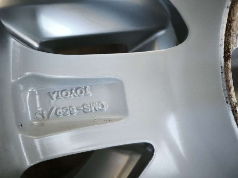 16" оригинални алуминиеви джанти за Toyota Corolla.