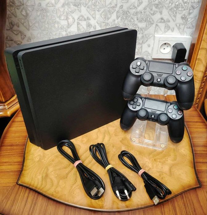 PlayStaion 4 SLIM (версия 12.52 прошитая)