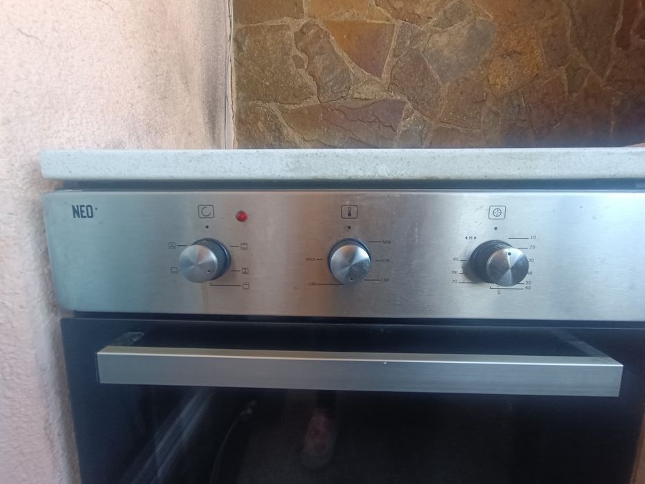 Фурна със шкаф и котлони