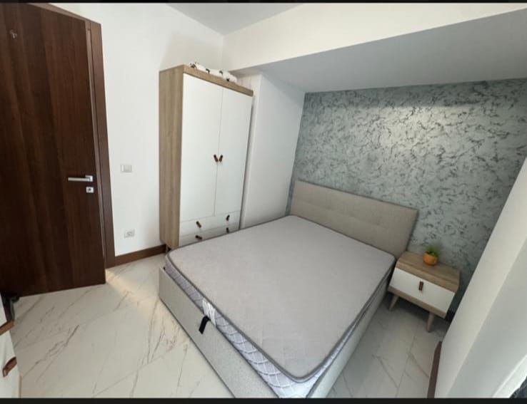 Inchiriez apartament 3 camere Decebal Residence