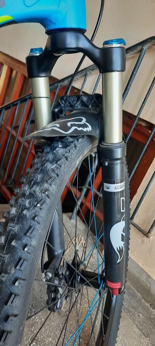 Bicicleta full suspension Rocky Mountain Thunderbolt 750