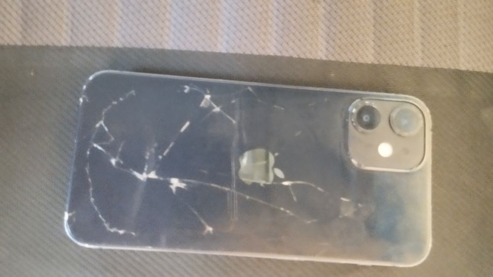 Iphone 12 mini sotiladi