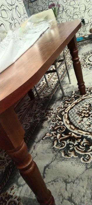 Продам обеденный стол ., срочно