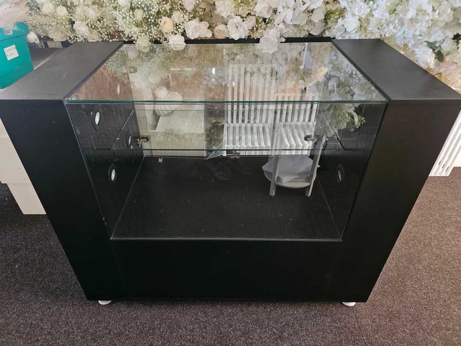 Vitrina/Dulap Insula expozitie  vanzare bijuterii