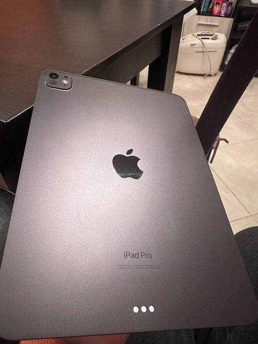 iPad Pro 11″ M4 (2024) 512GB Wi-Fi – Перфектно състояние