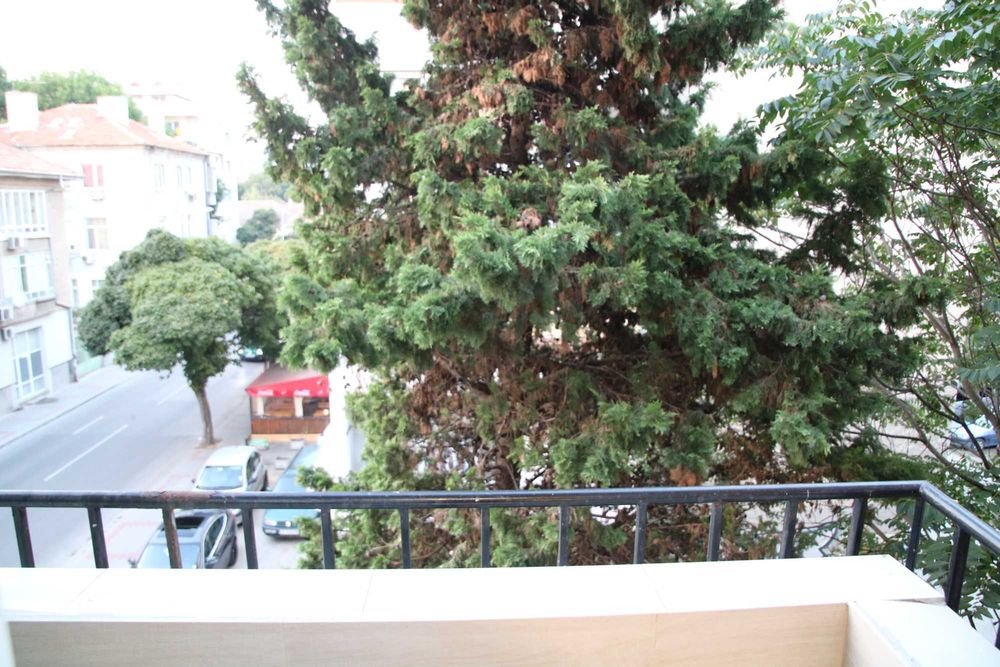 Дава се под наем Тристаен апартамент в Варна, Център - 78 кв.м за 612 € - Снимка #13