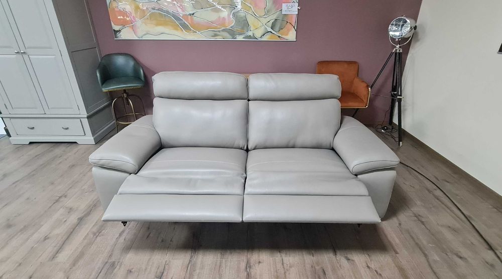 Италиански бежов кожен диван тройка с електрически релакс механизъм