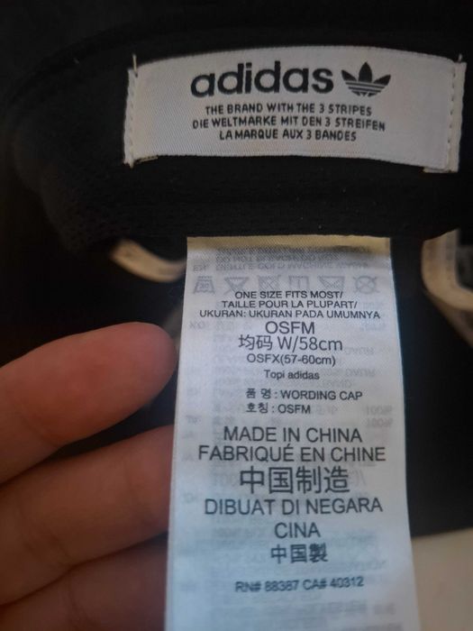 Продам бейсболку  adidas оригинал