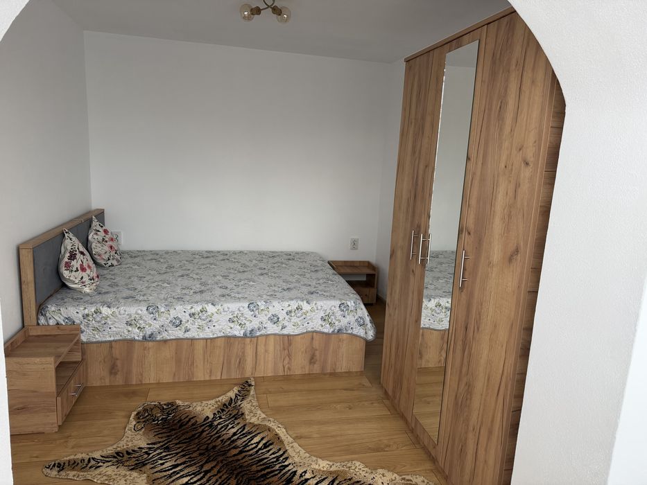 Inchiriez apartament