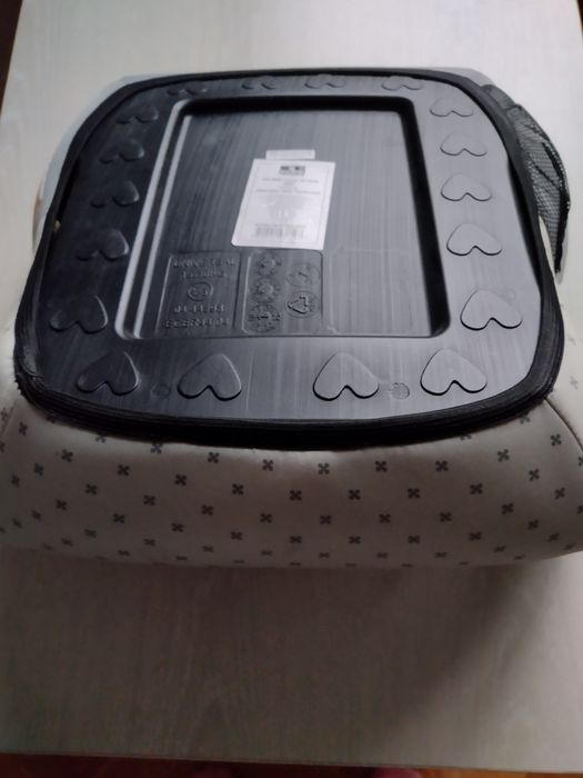 Детско столче за транспорт в кола