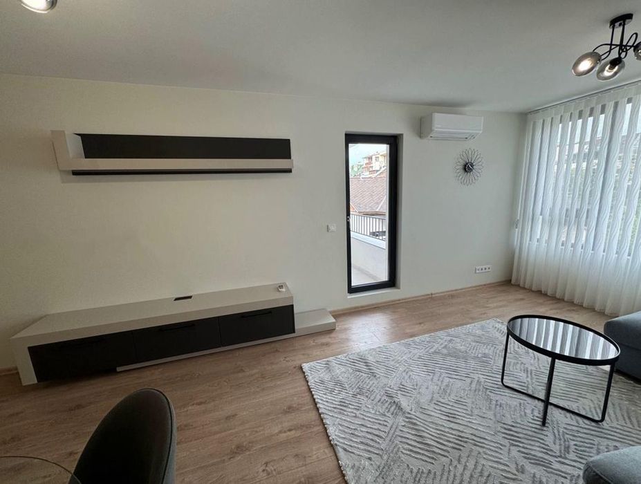 Дава се под наем Тристаен апартамент в София, Зона Б-5 - 116 кв.м за 900 € - Снимка #1