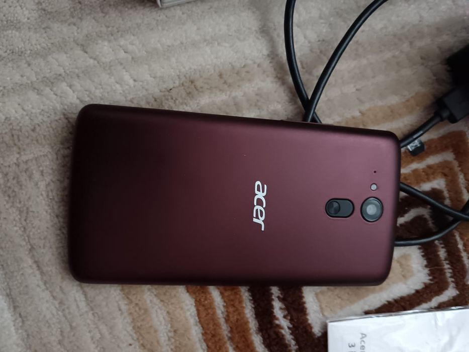 Telefon Acer Liquid E700 trisim