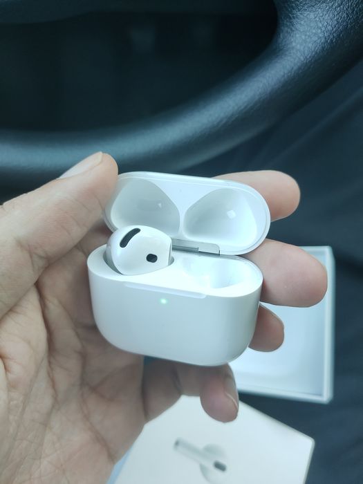 AirPods 4 Active Noise Cancellation