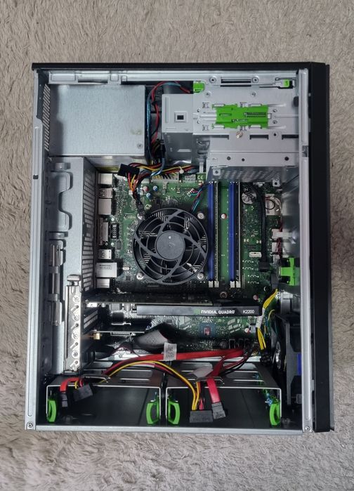 Unitate PC Fujitsu Xeon Quad Core e3-1230 v6/ 8GB RAM/Quadro K2200 4GB/SSD 256GB NVME/RW